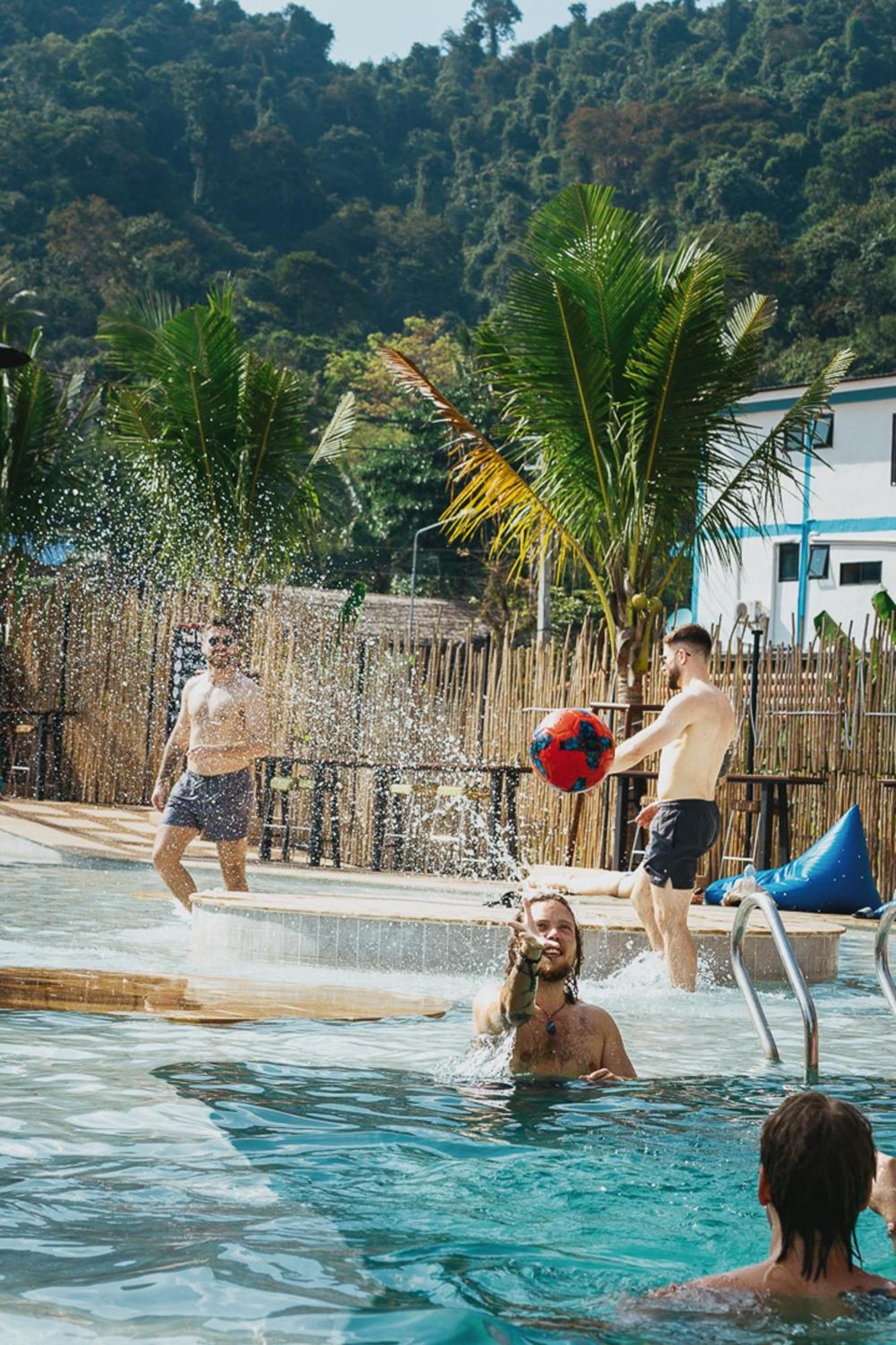 Summer Club And Hostel Ao Nang Exterior photo